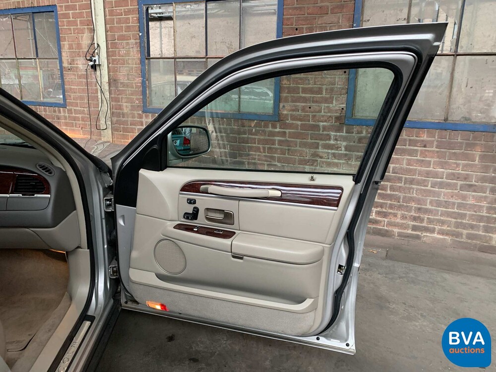 Lincoln Town Car Signature L4.6 V8 Extended 2008, 06-ZP-HH.