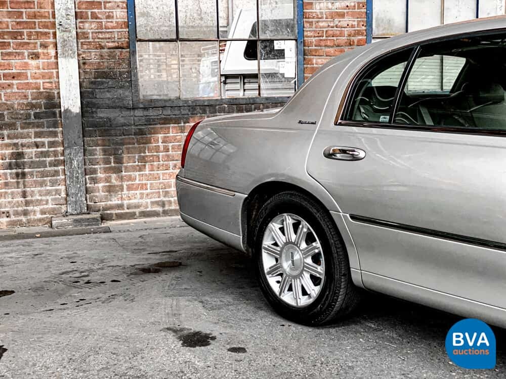 Lincoln Town Car Signature L4.6 V8 Extended 2008, 06-ZP-HH.