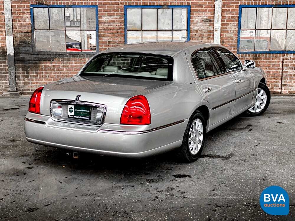 Lincoln Town Car Signature L4.6 V8 Extended 2008, 06-ZP-HH.
