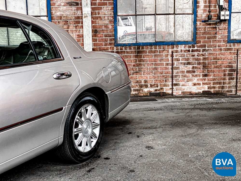 Lincoln Town Car Signature L4.6 V8 Extended 2008, 06-ZP-HH.