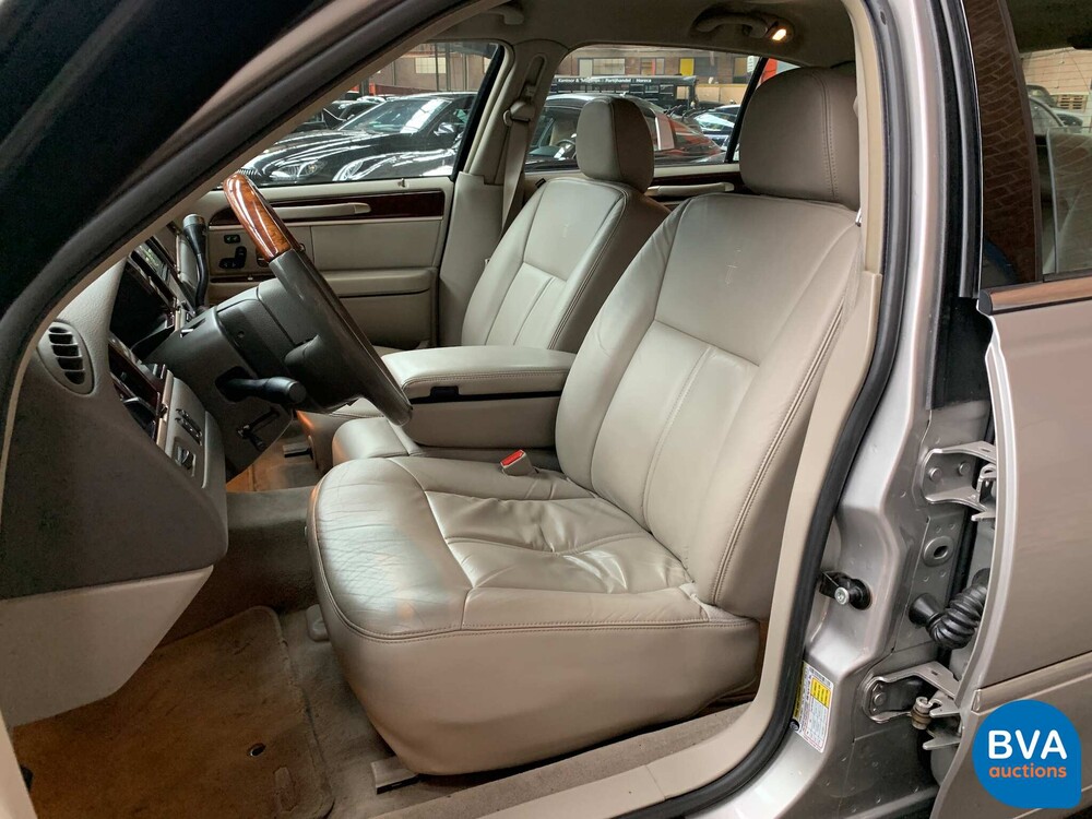 Lincoln Town Car Signature L4.6 V8 Extended 2008, 06-ZP-HH.