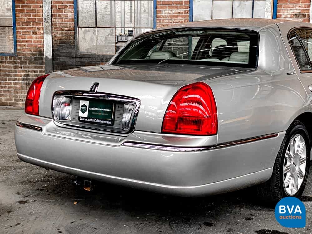 Lincoln Town Car Signature L4.6 V8 Extended 2008, 06-ZP-HH.
