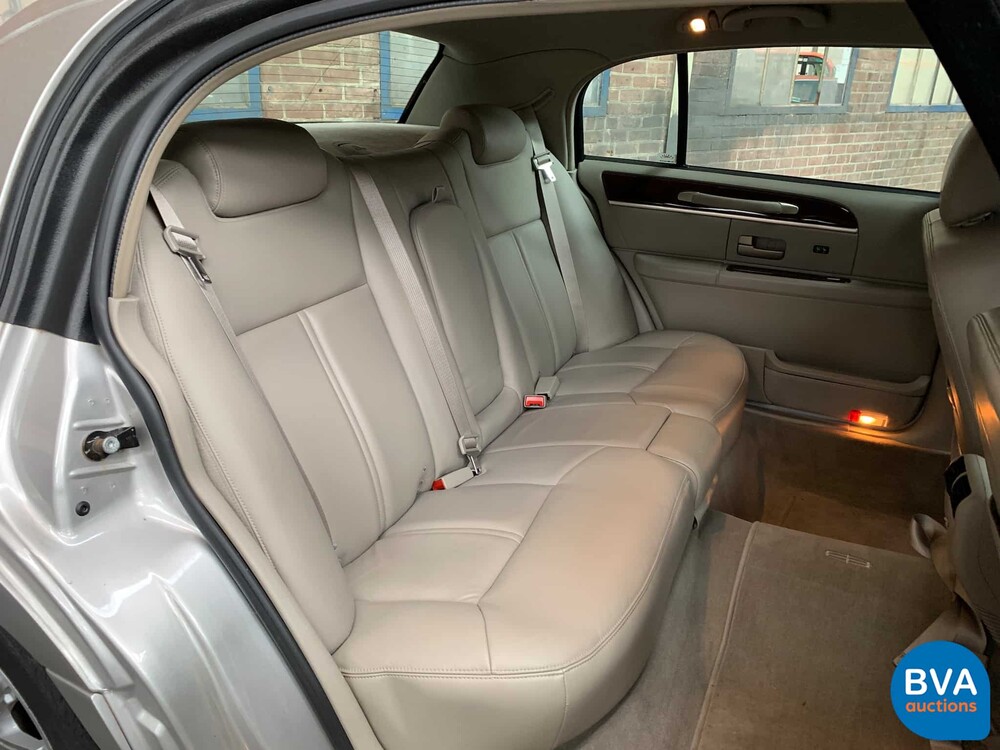 Lincoln Town Car Signature L4.6 V8 Extended 2008, 06-ZP-HH.