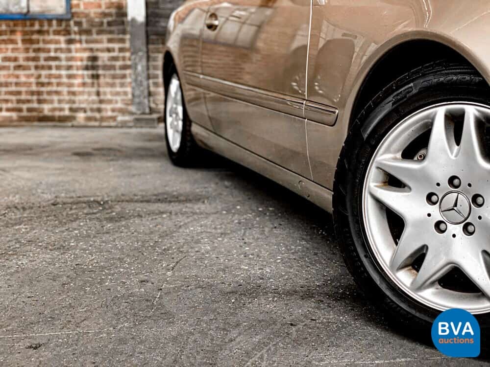 Mercedes-Benz CL500 C215 5.0 V8 2002.