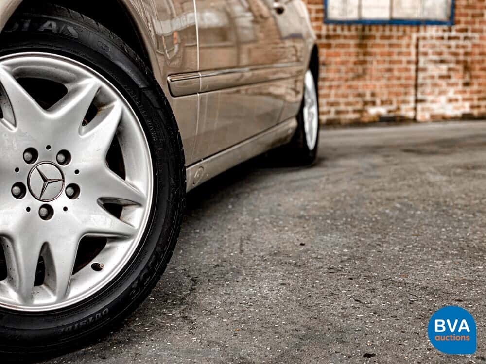 Mercedes-Benz CL500 C215 5.0 V8 2002.