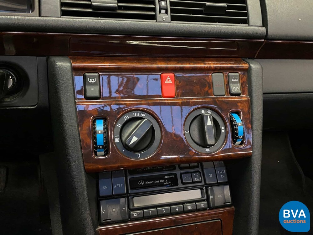 Mercedes-Benz E200 Cabrio W124 C 1995.