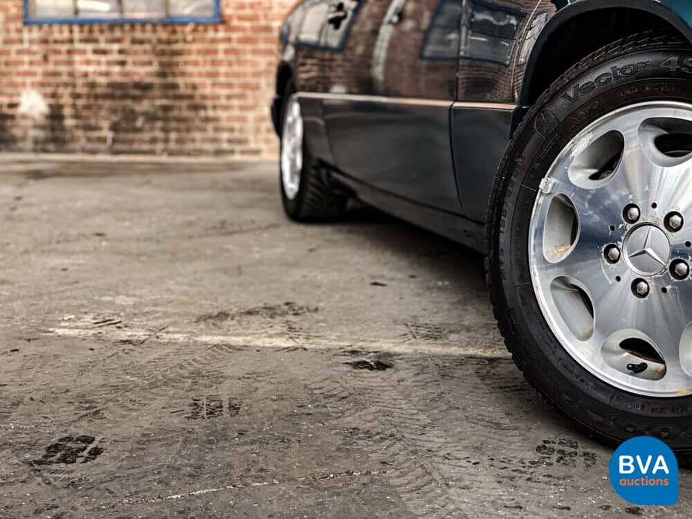 Mercedes-Benz E200 Cabrio W124 C 1995.