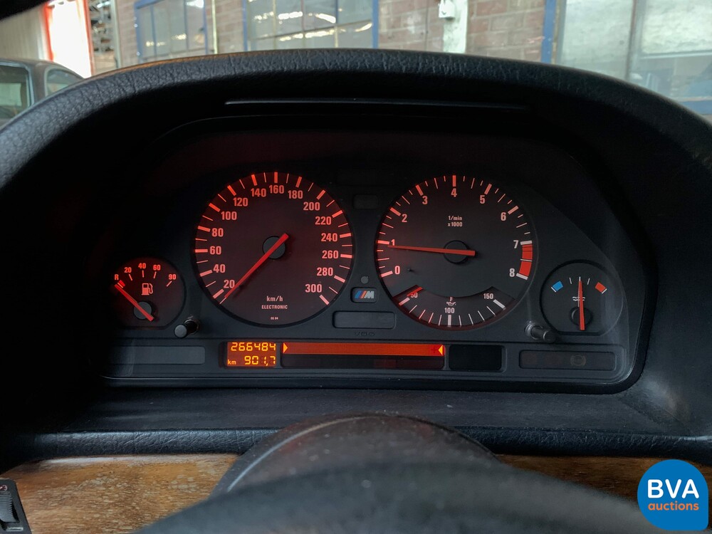 BMW 730i E32 7-Serie 315 PS 1987, NL-Zulassung.