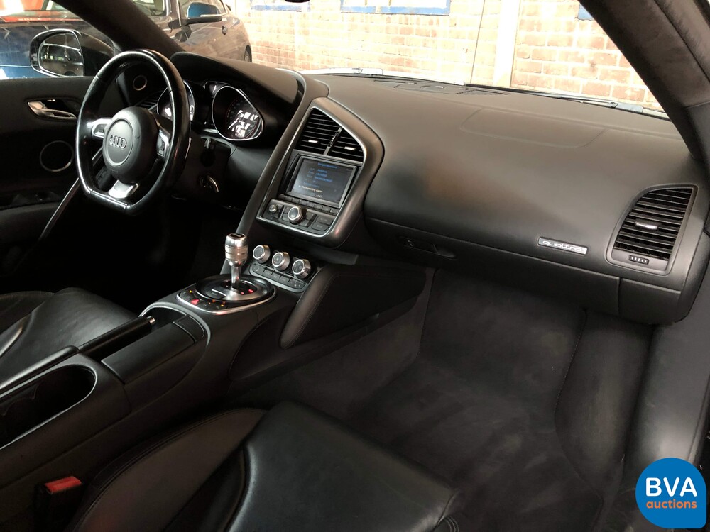 Audi R8 5.2 V10 FSI 525 PS Coupe 2010, 21-LTP-9.