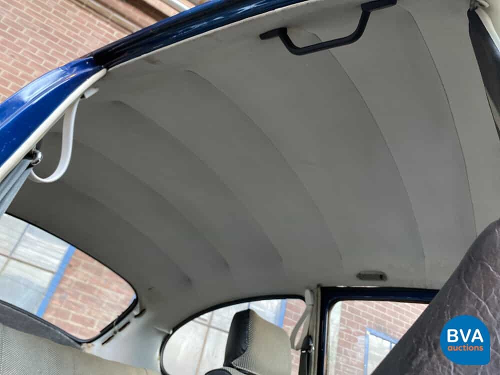 Volkswagen Kever Winterkever Ice Blue 41pk 1984, KR-94-VV