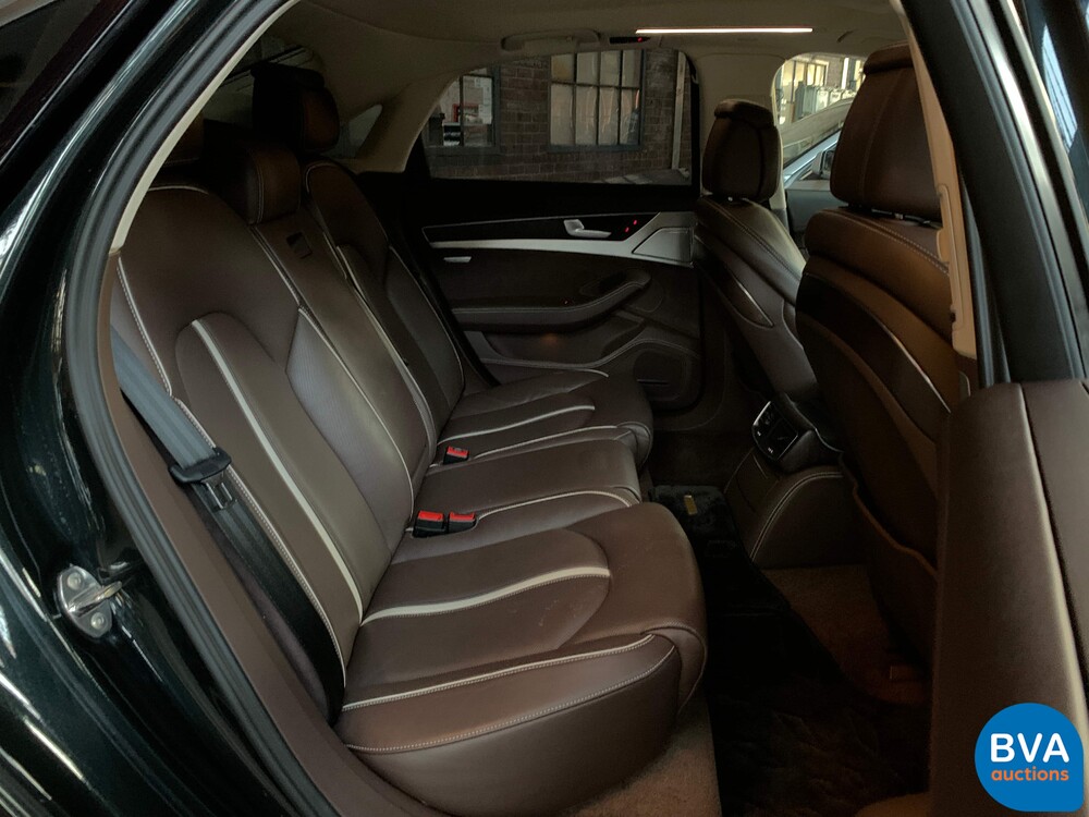 Audi A8 4.2 FSI Quattro Pro Line V8 372 PS 2011.