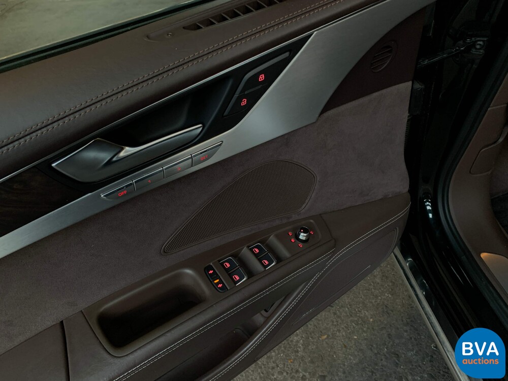 Audi A8 4.2 FSI Quattro Pro Line V8 372 PS 2011.