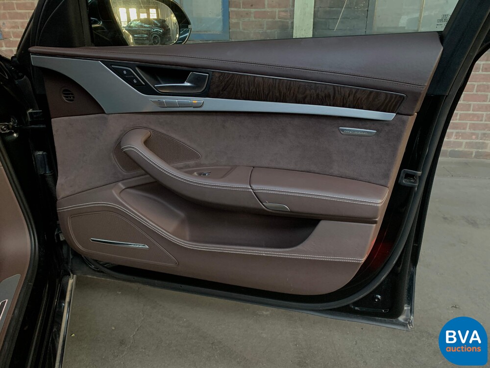 Audi A8 4.2 FSI Quattro Pro Line V8 372 PS 2011.