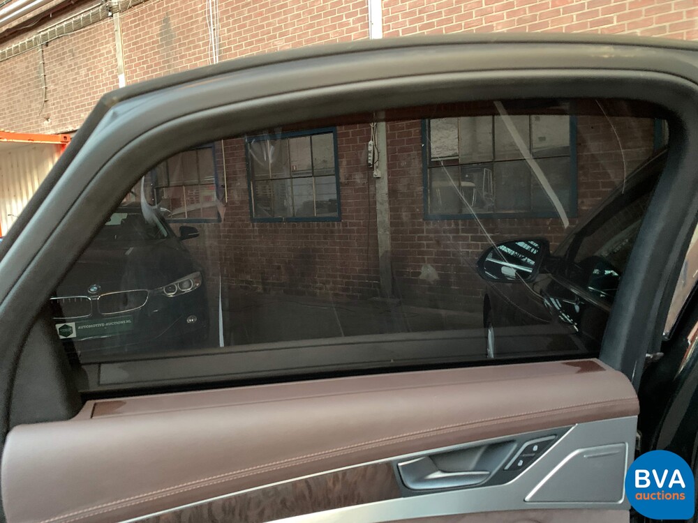 Audi A8 4.2 FSI Quattro Pro Line V8 372 PS 2011.