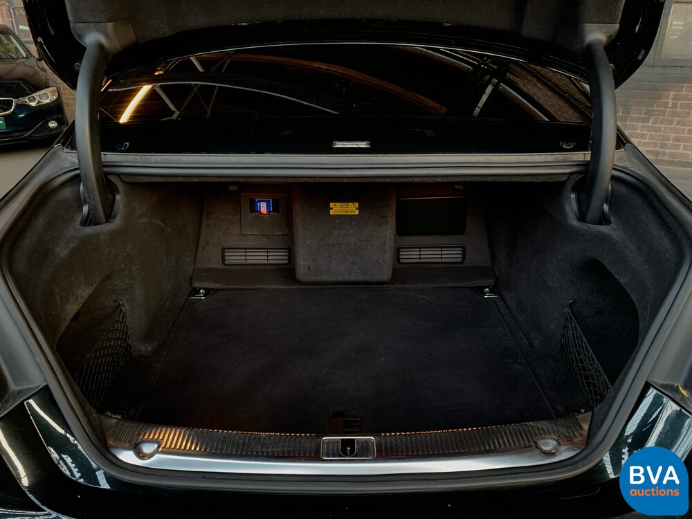 Audi A8 4.2 FSI Quattro Pro Line V8 372 PS 2011.