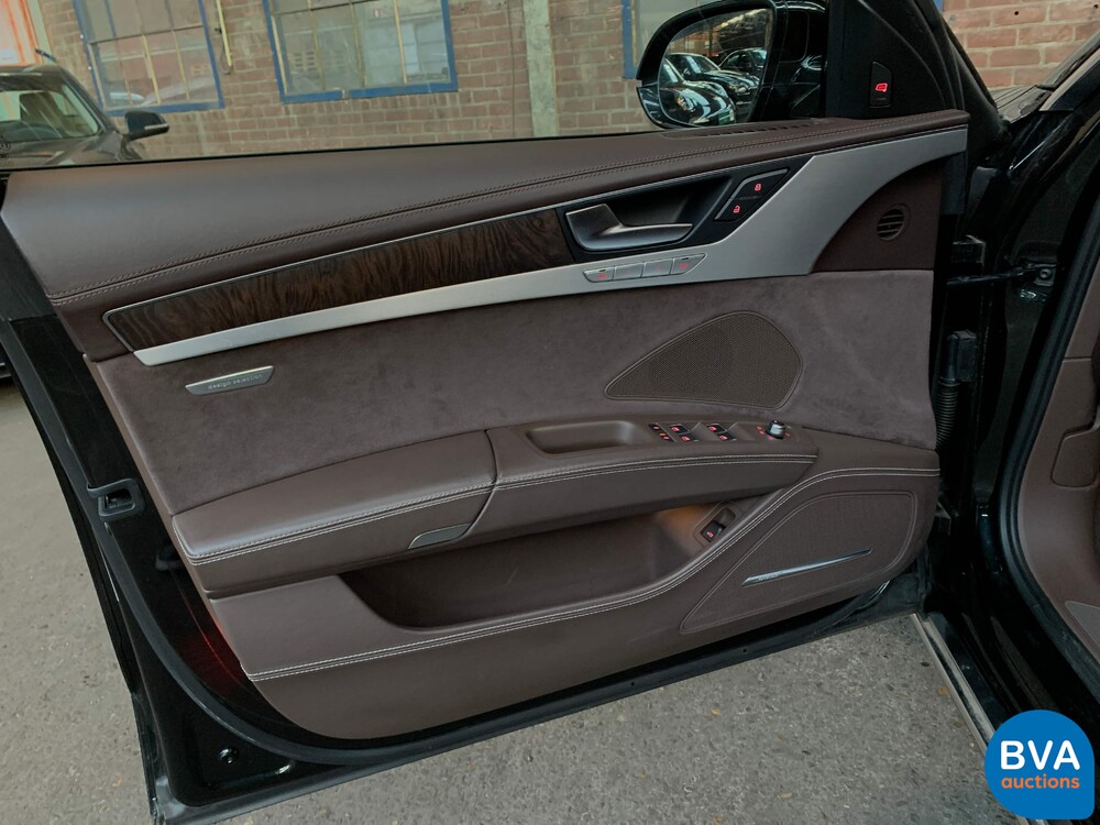 Audi A8 4.2 FSI Quattro Pro Line V8 372 PS 2011.