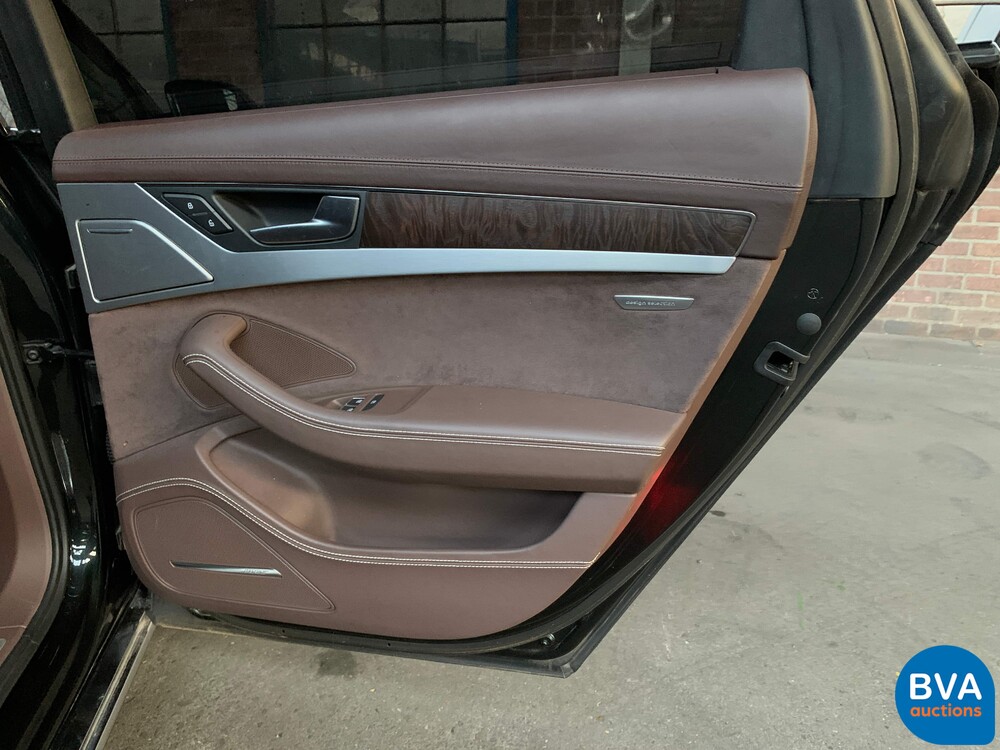 Audi A8 4.2 FSI Quattro Pro Line V8 372 PS 2011.