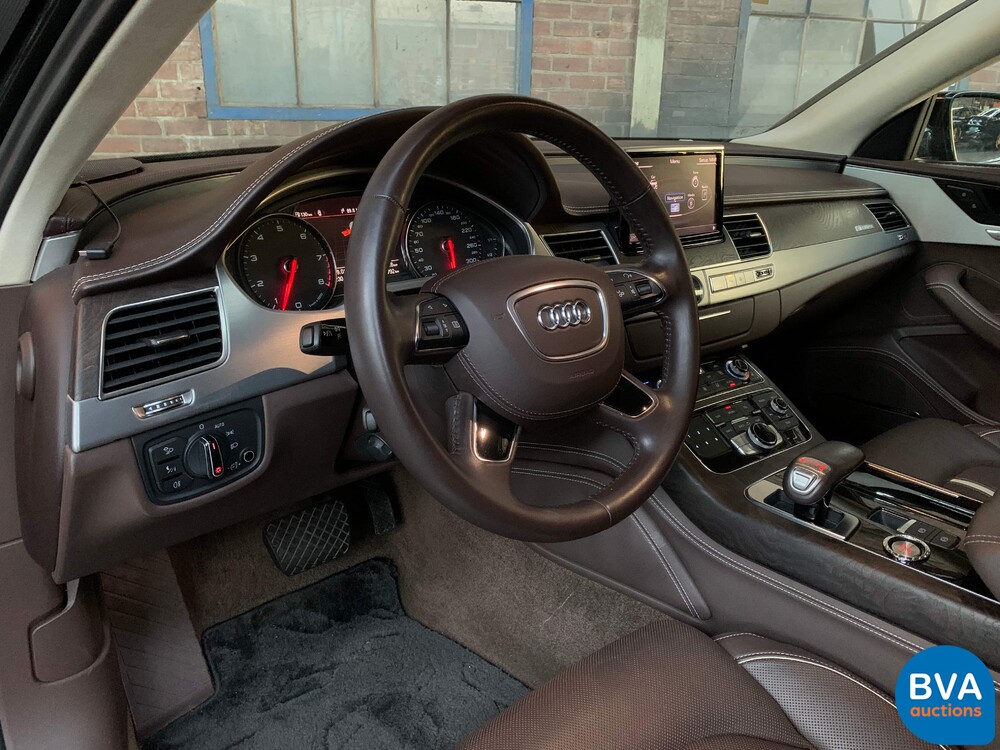 Audi A8 4.2 FSI Quattro Pro Line V8 372 PS 2011.