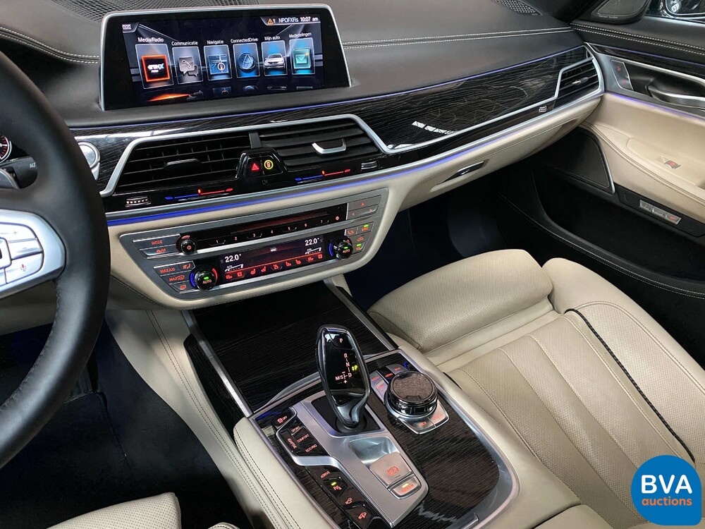 BMW 740e M-Sport 326pk Hybrid 2016 iPerformance Individual 7er, NL-Zulassung.