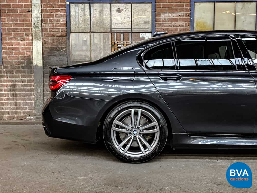 BMW 740e M-Sport 326pk Hybrid 2016 iPerformance Individual 7er, NL-Zulassung.