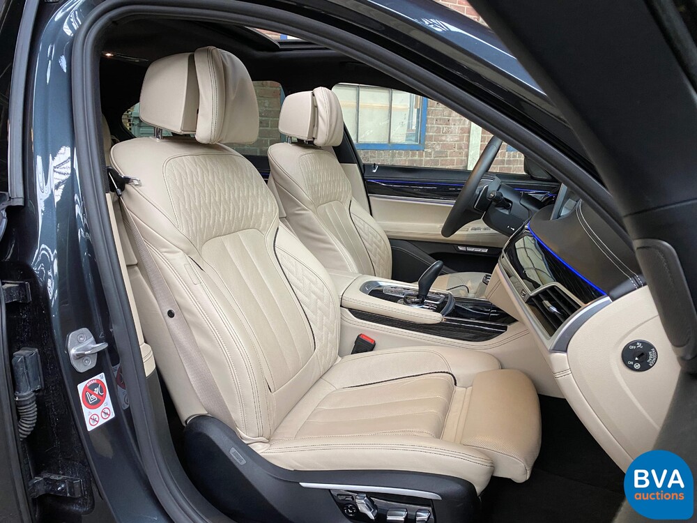 BMW 740e M-Sport 326pk Hybrid 2016 iPerformance Individual 7er, NL-Zulassung.