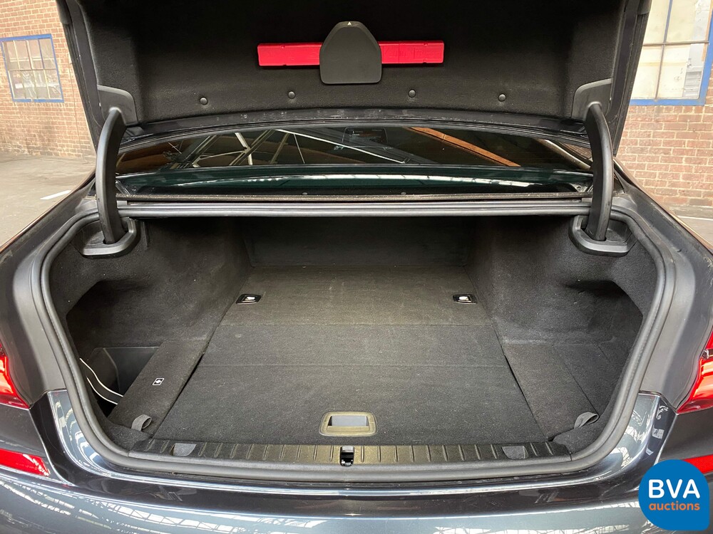 BMW 740e M-Sport 326pk Hybrid 2016 iPerformance Individual 7er, NL-Zulassung.