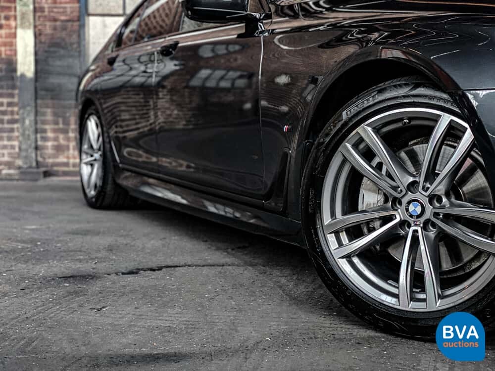 BMW 740e M-Sport 326pk Hybrid 2016 iPerformance Individual 7er, NL-Zulassung.