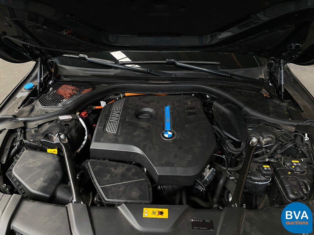 BMW 740e M-Sport 326pk Hybrid 2016 iPerformance Individual 7er, NL-Zulassung.