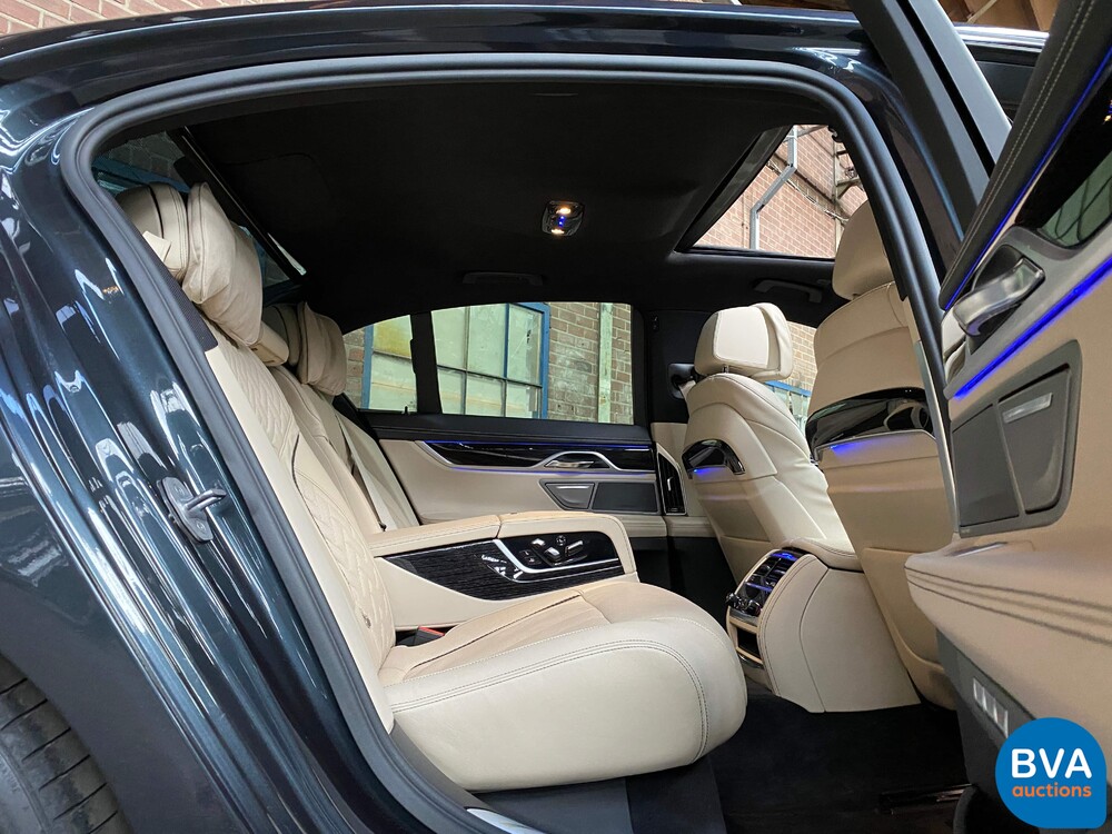 BMW 740e M-Sport 326pk Hybrid 2016 iPerformance Individual 7er, NL-Zulassung.