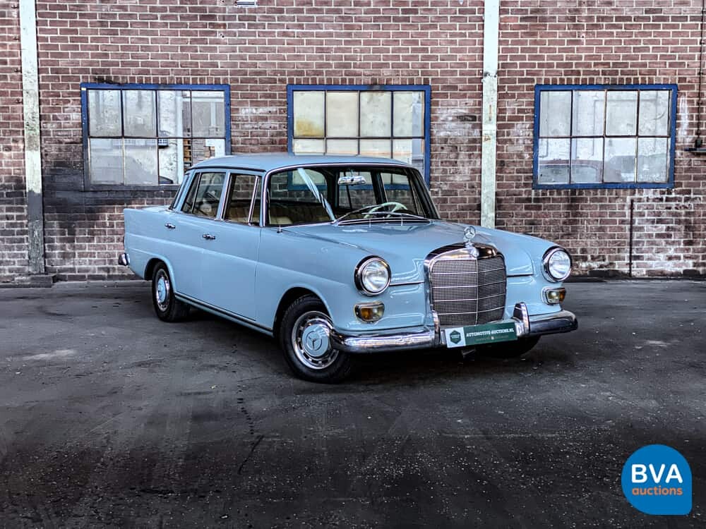 Mercedes-Benz 230 W110 Limousine 120 PS 1966, DE-24-94.