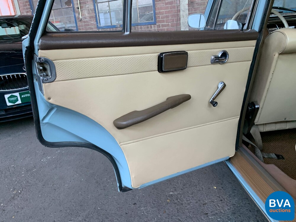 Mercedes-Benz 230 W110 Limousine 120 PS 1966, DE-24-94.