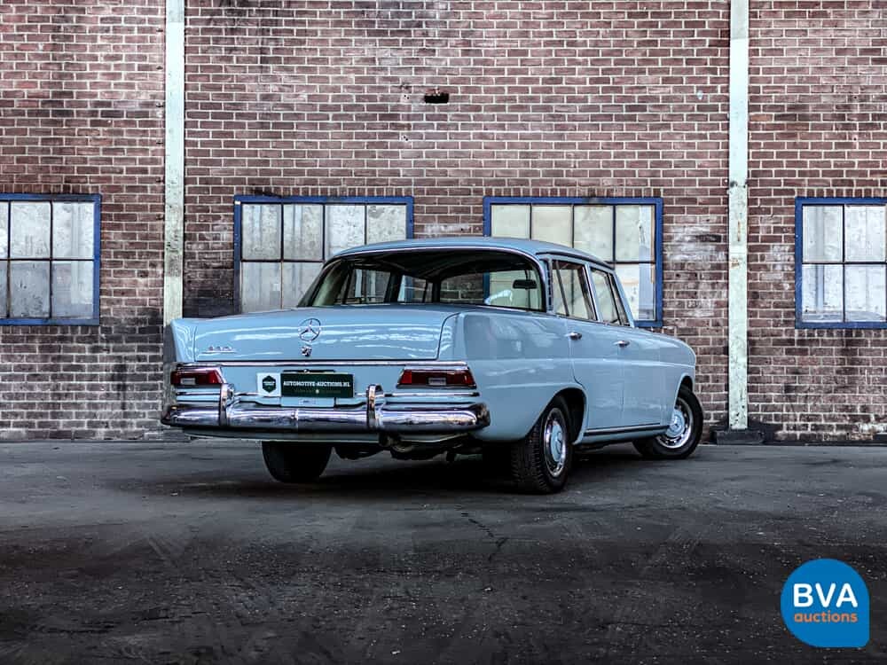 Mercedes-Benz 230 W110 Limousine 120 PS 1966, DE-24-94.