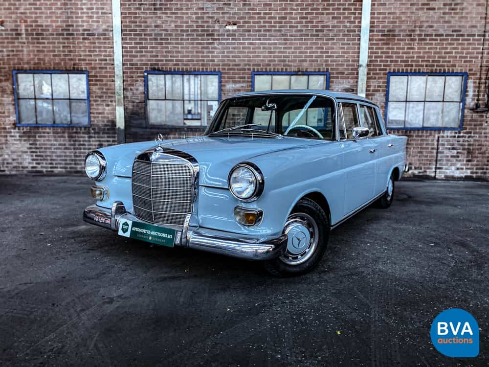 Mercedes-Benz 230 W110 Limousine 120 PS 1966, DE-24-94.