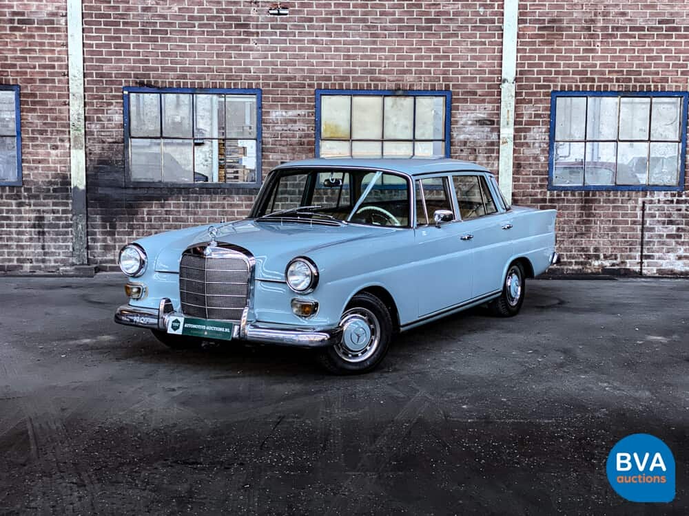 Mercedes-Benz 230 W110 Limousine 120 PS 1966, DE-24-94.