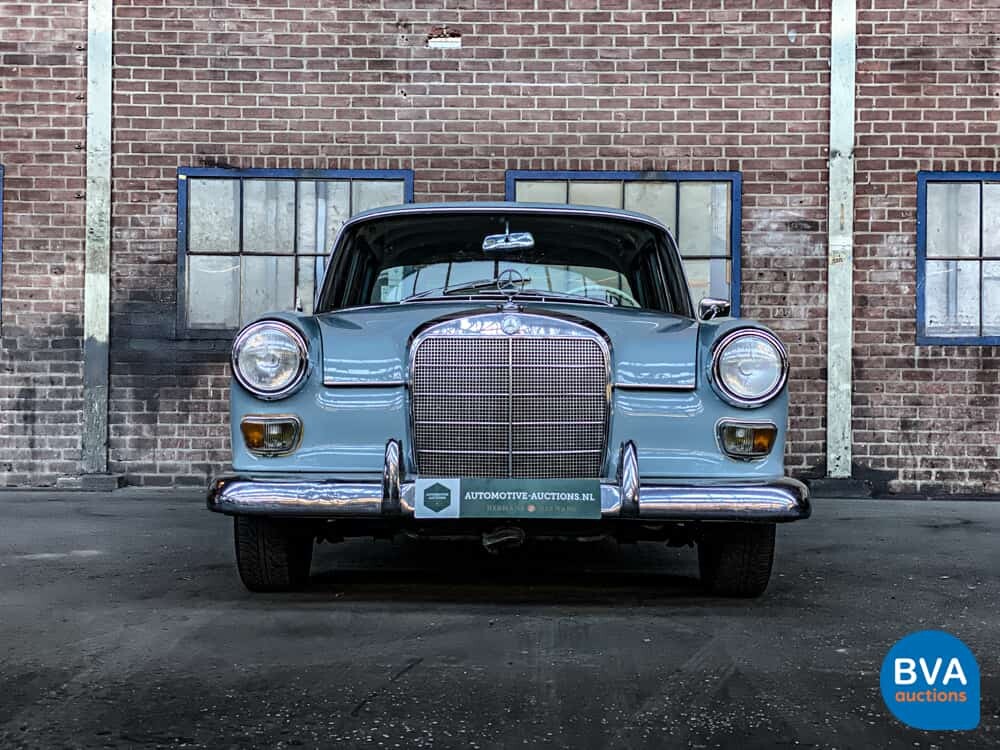 Mercedes-Benz 230 W110 Limousine 120 PS 1966, DE-24-94.
