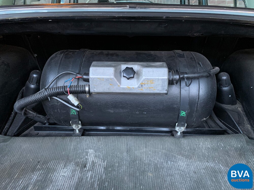 Mercedes-Benz 230 W110 Limousine 120 PS 1966, DE-24-94.