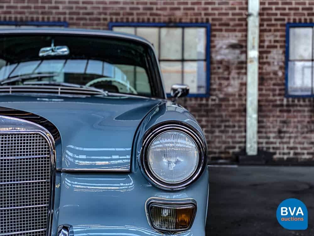 Mercedes-Benz 230 W110 Limousine 120 PS 1966, DE-24-94.