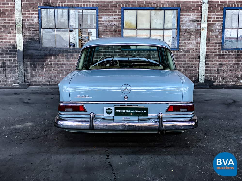 Mercedes-Benz 230 W110 Limousine 120 PS 1966, DE-24-94.