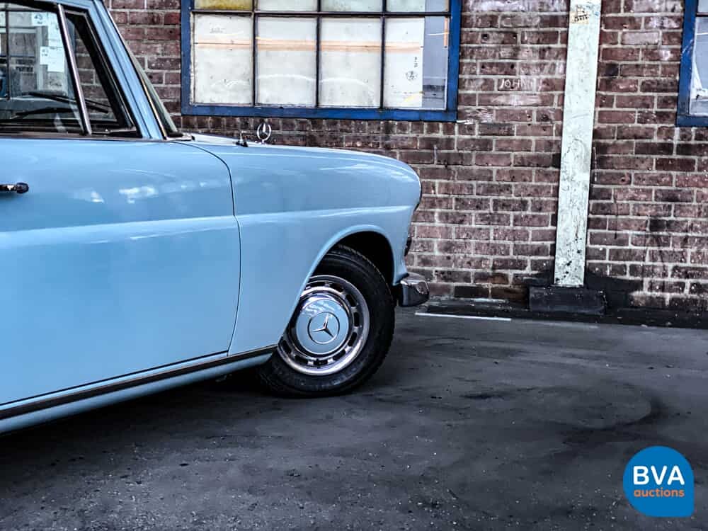 Mercedes-Benz 230 W110 Limousine 120 PS 1966, DE-24-94.