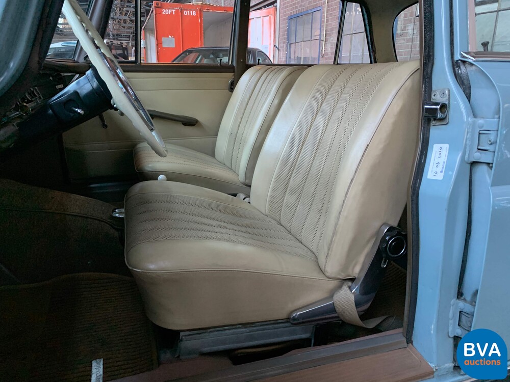 Mercedes-Benz 230 W110 Limousine 120 PS 1966, DE-24-94.