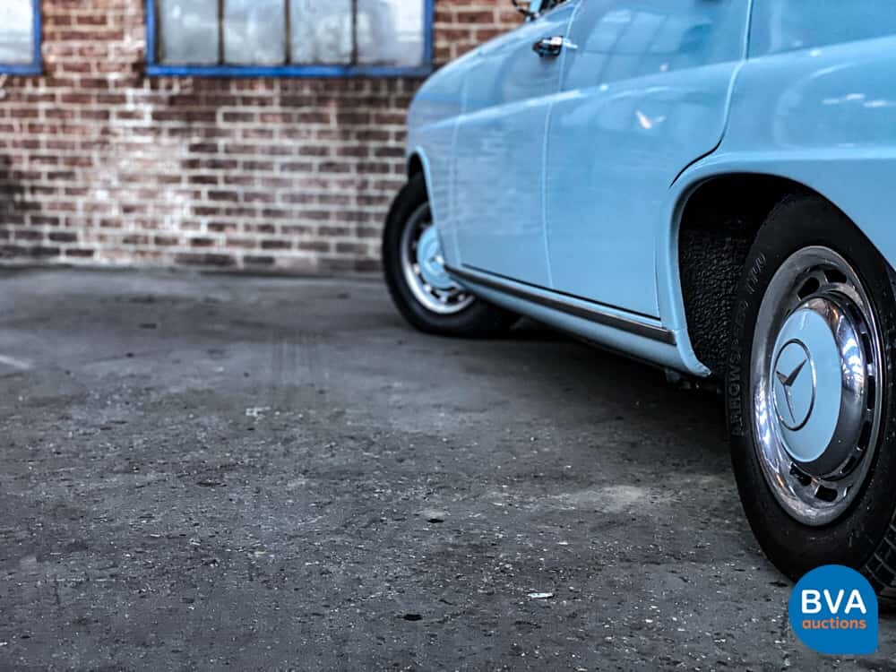 Mercedes-Benz 230 W110 Limousine 120 PS 1966, DE-24-94.