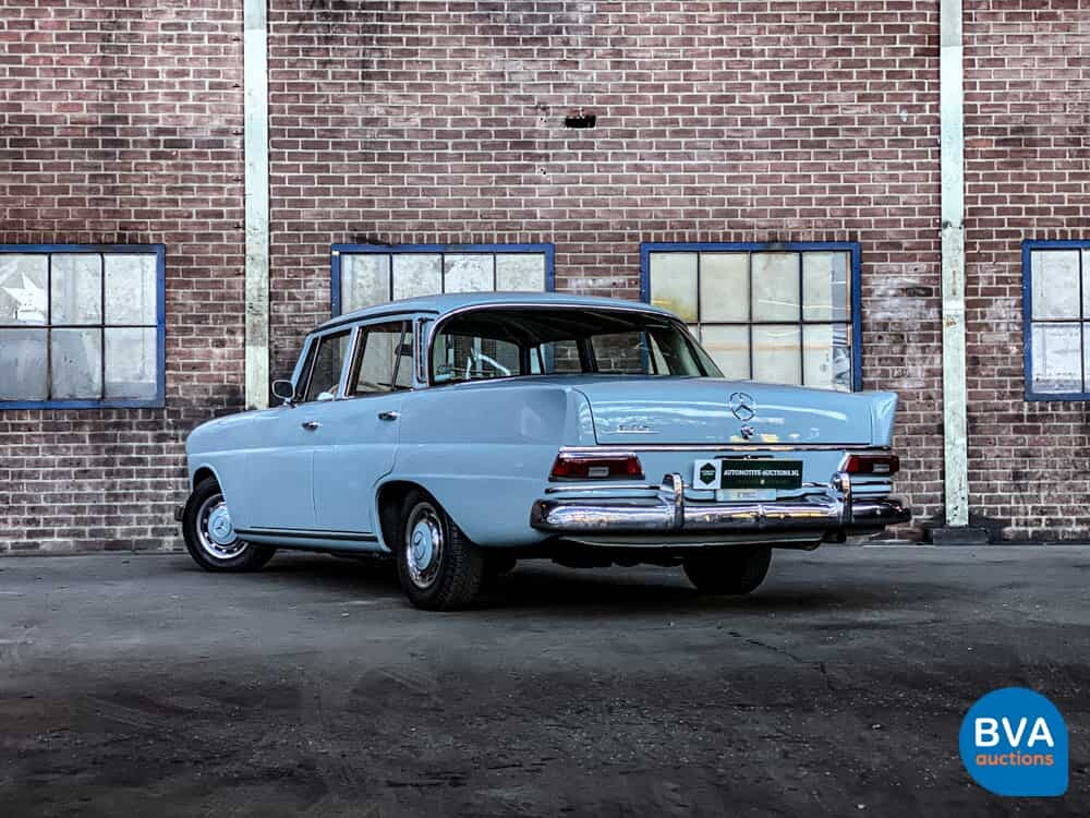 Mercedes-Benz 230 W110 Limousine 120 PS 1966, DE-24-94.