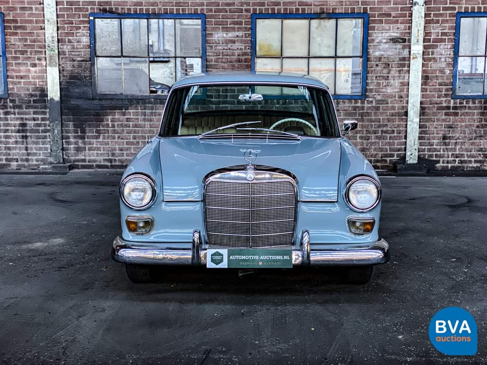 Mercedes-Benz 230 W110 Limousine 120 PS 1966, DE-24-94.