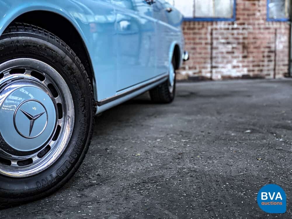 Mercedes-Benz 230 W110 Limousine 120 PS 1966, DE-24-94.