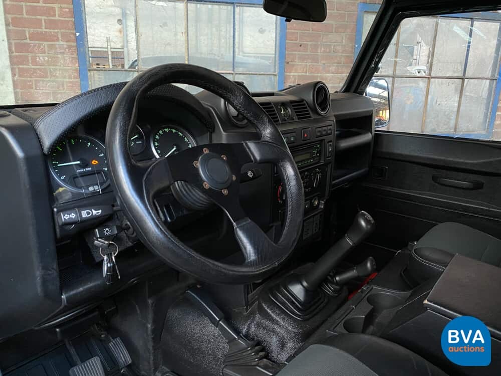 Land Rover Defender 90 Softtop Pick-Up 122 PS 2009 CUSTOM, V-095-RN.