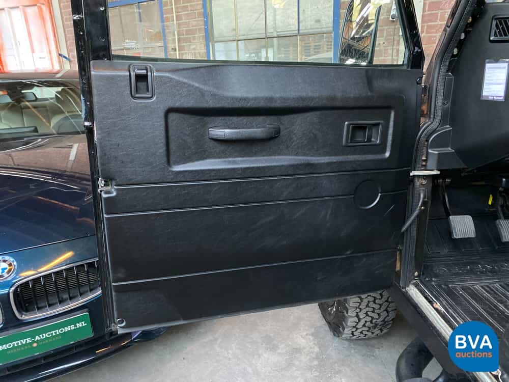 Land Rover Defender 90 Softtop Pick-Up 122 PS 2009 CUSTOM, V-095-RN.