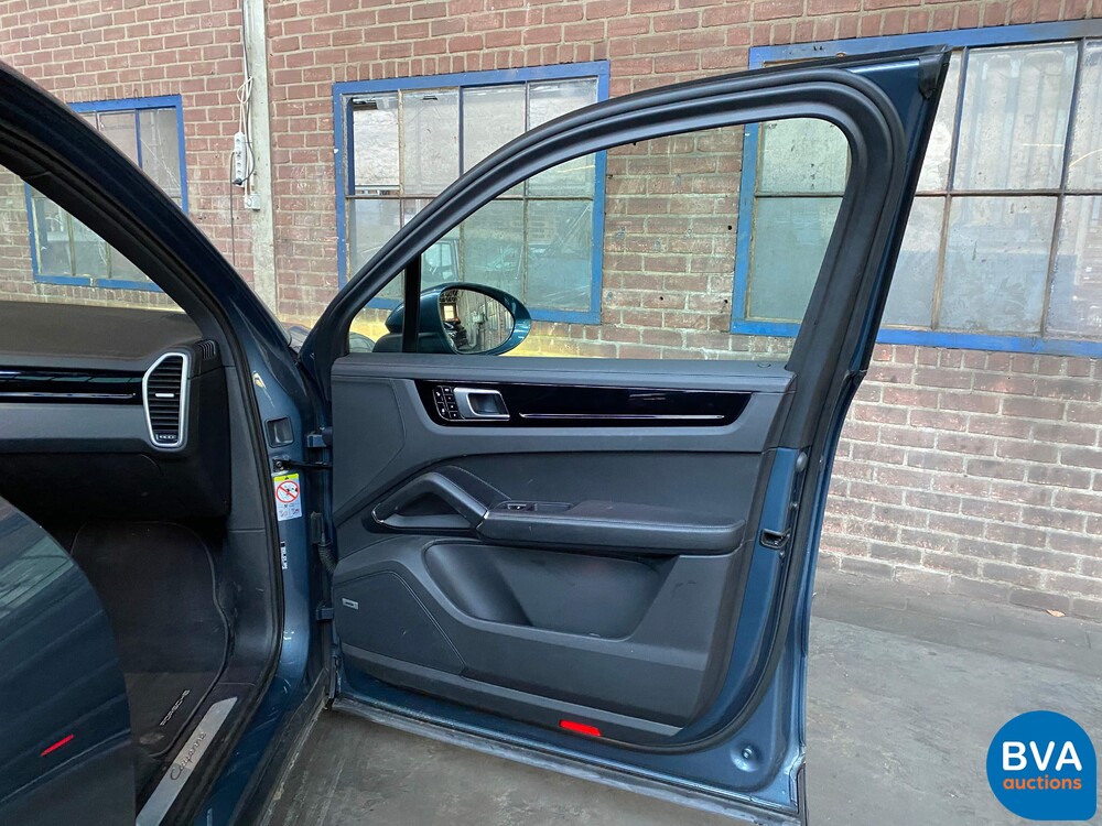 Porsche Cayenne S E-Hybrid 3.0 Sportchrono 462pk 2018 Plug-In Hybrid -Org NL-, TL-910-F.