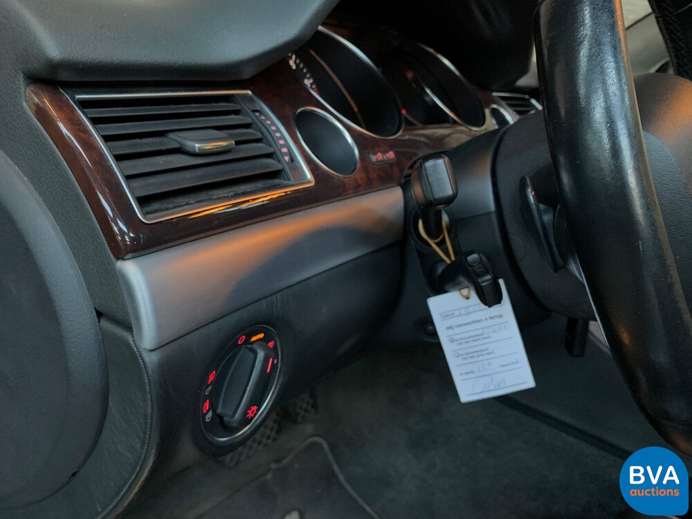 Audi A8 Lang 6.0 W12 Quattro Pro Linie 450 PS 2004, 69-RD-NX.