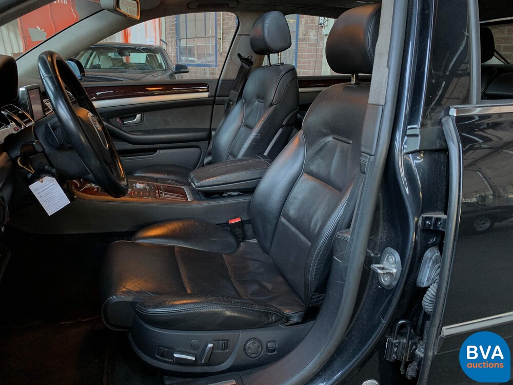 Audi A8 Lang 6.0 W12 Quattro Pro Linie 450 PS 2004, 69-RD-NX.