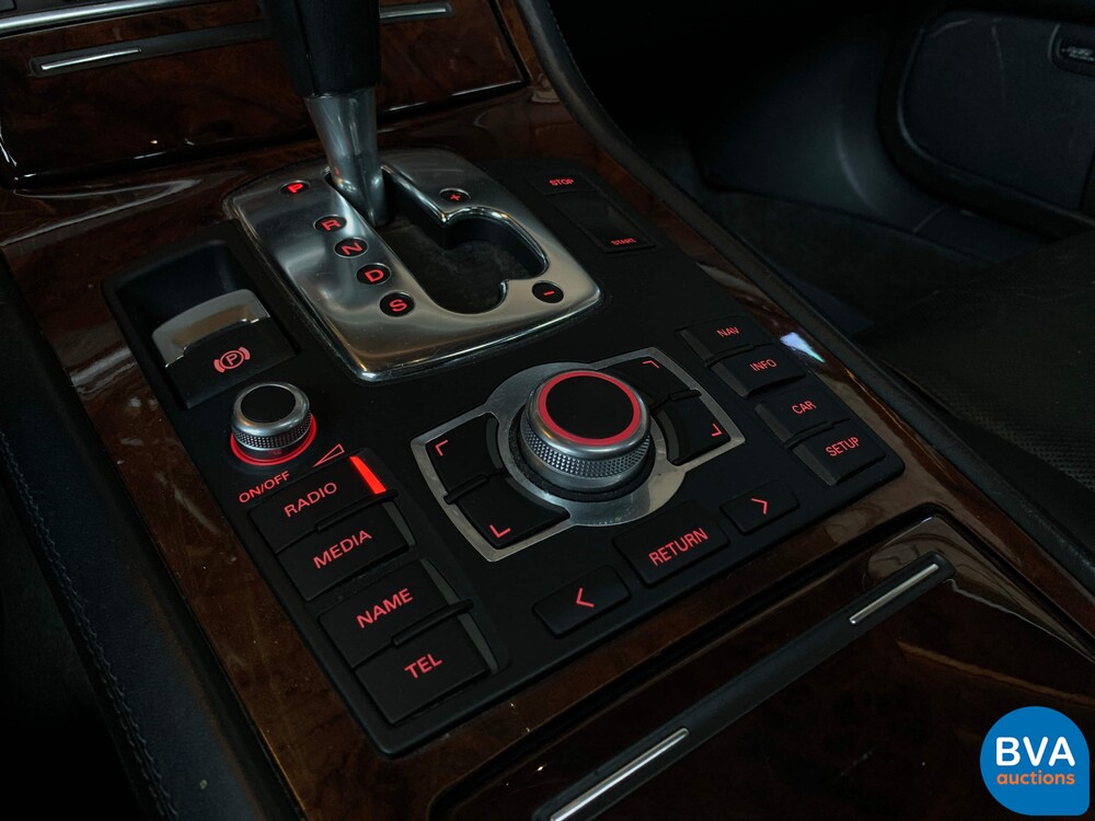 Audi A8 Lang 6.0 W12 Quattro Pro Linie 450 PS 2004, 69-RD-NX.